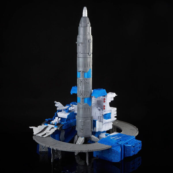 Transformers Generations Selects Titan Class Guardian Robot & Lunar-Tread 24” - Image 6