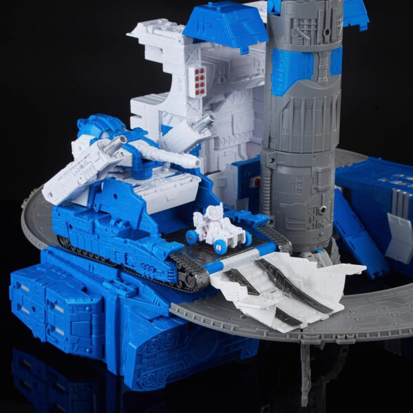 Transformers Generations Selects Titan Class Guardian Robot & Lunar-Tread 24” - Image 7