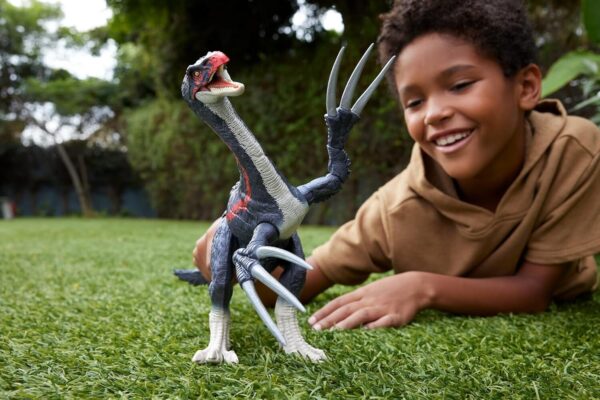 Jurassic World Chaos Theory Slash 'N Roar Therizinosaurus Dinosaur - Image 4