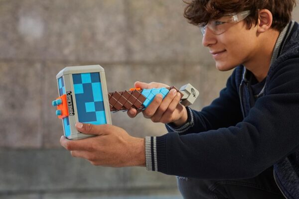 Nerf Minecraft Stormlander Dart-Blasting Hammer - Image 10