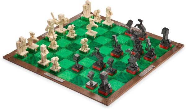 Minecraft Chess Set by The Noble Collection - Image 5