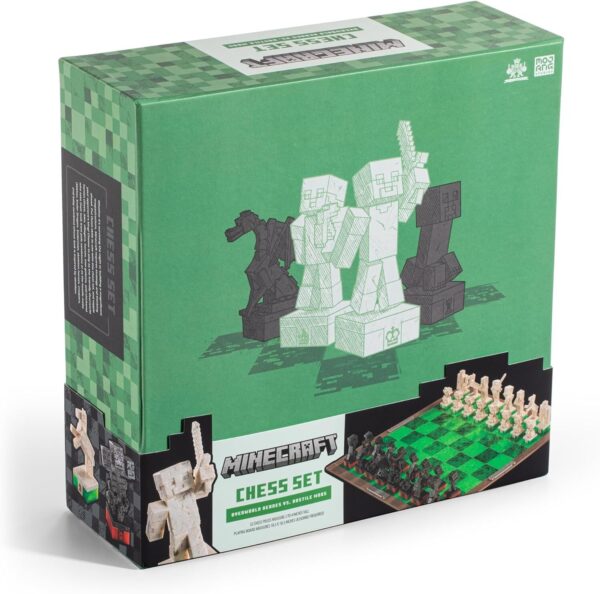 Minecraft Chess Set by The Noble Collection - Image 9