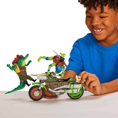 TMNT Mutant Mayhem Ninja Kick Cycle with Exclusive Leonardo Figure - Image 10