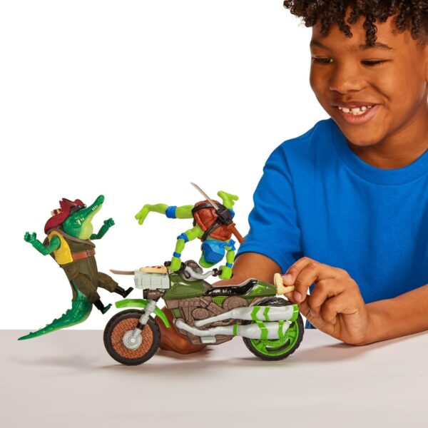 TMNT Mutant Mayhem Ninja Kick Cycle with Exclusive Leonardo Figure - Image 10