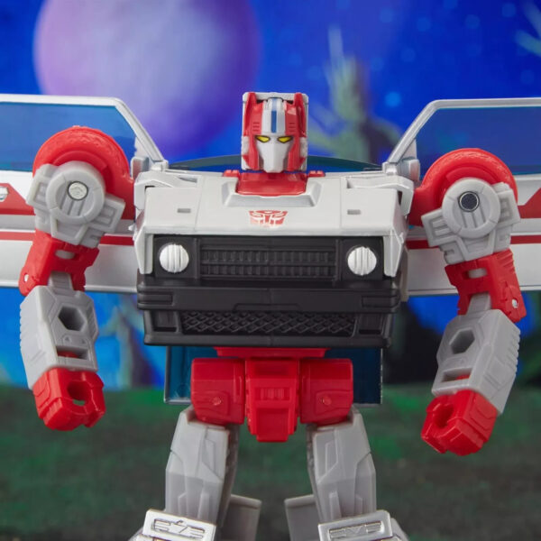 Transformers Legacy Evolution CROSSCUT Deluxe Class 5.5"-inch Action Figure - Image 9