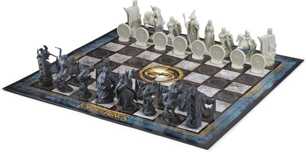 The Noble Collection The Lord of the Rings - Chess Set: Battle for Middle-Earth - Image 7
